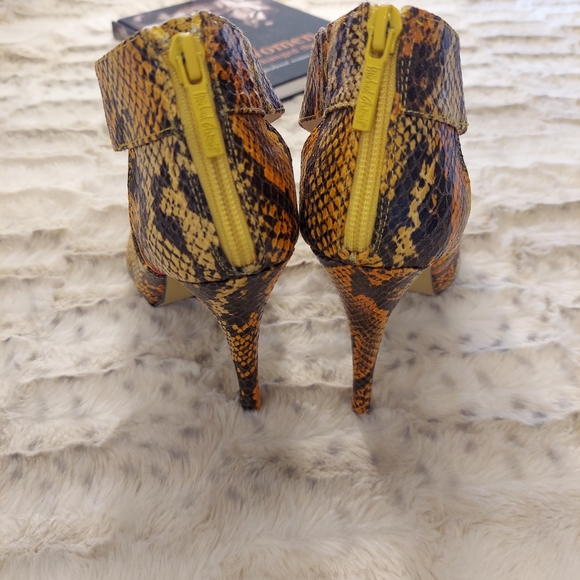 Michael Antonio snakeskin print platform heels sandals SZ 7.5 generous fit - Picture 3 of 13